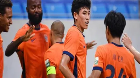 “新赛季斯诺克榜单公布：罗伯逊跃升，丁俊晖第十名入列”